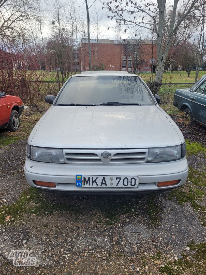 Nissan Maxima III 1989 y