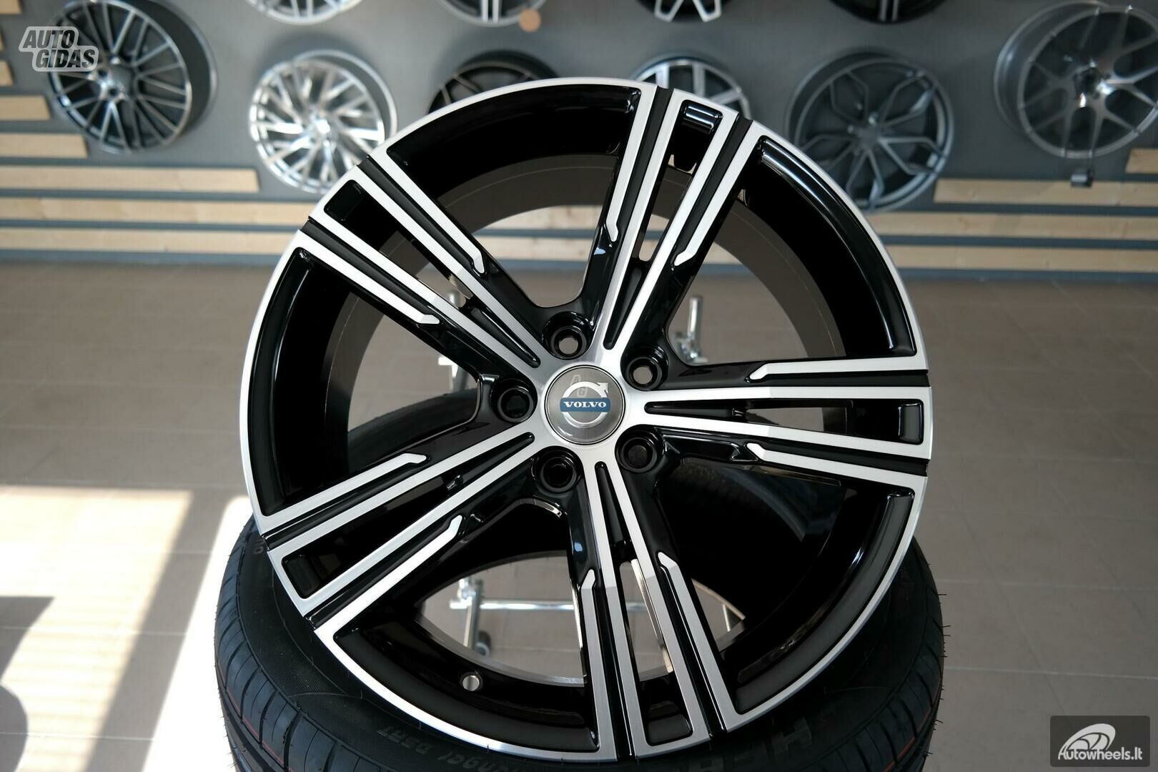 Autowheels Volvo XC90, V60, V90 lengvojo lydinio R18 ratlankiai