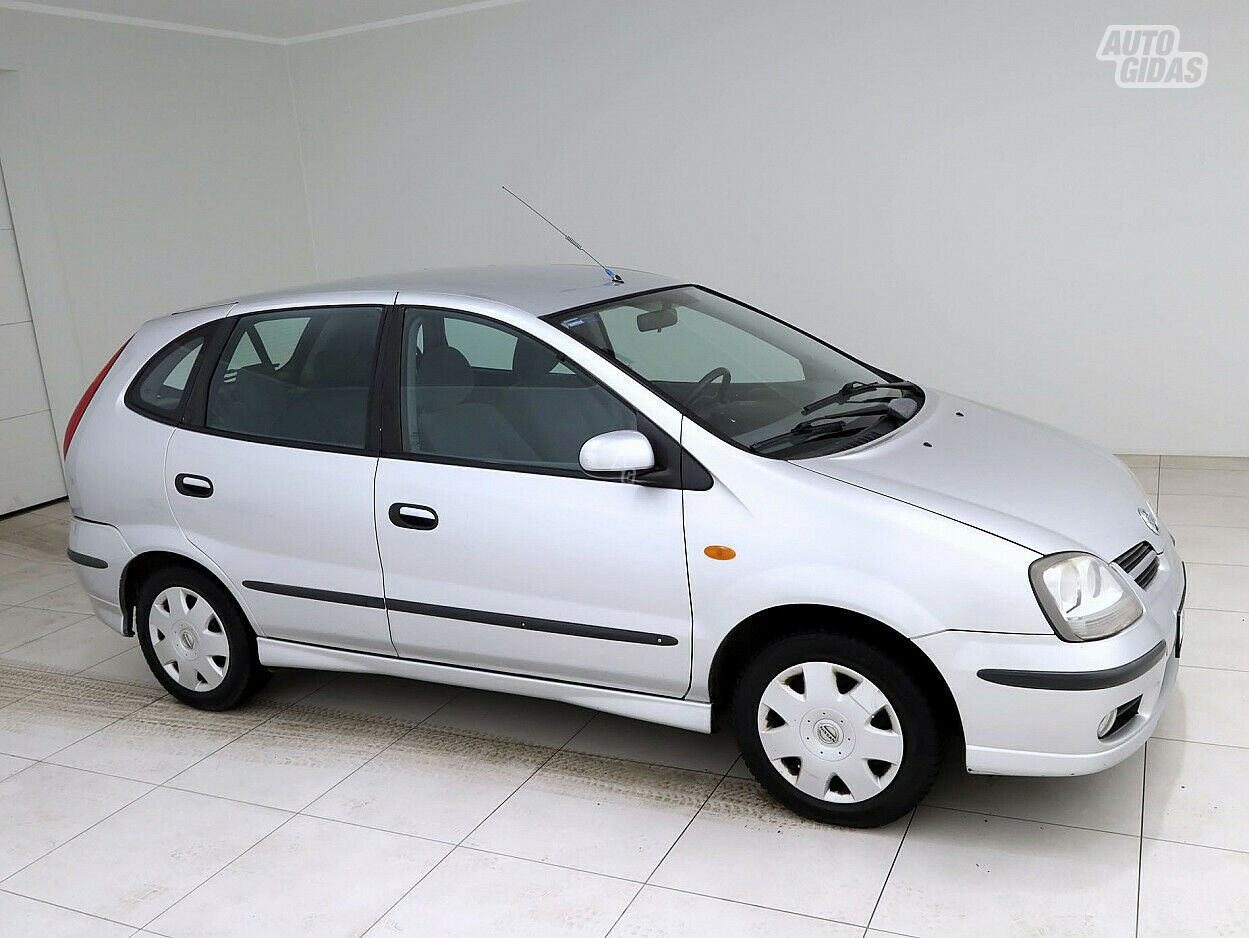 Nissan Almera Tino 2004 г Минивэн