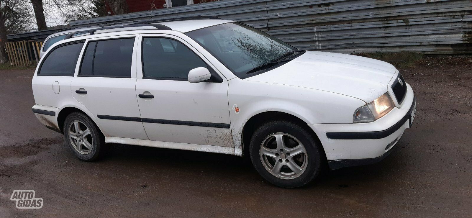 Skoda Octavia 2000 m dalys