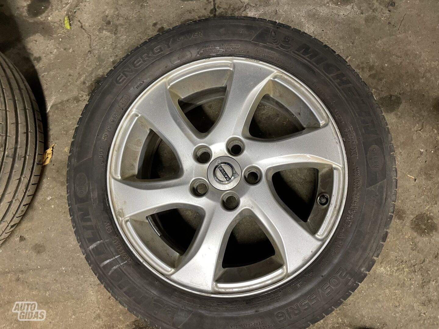 Volvo light alloy R16 rims