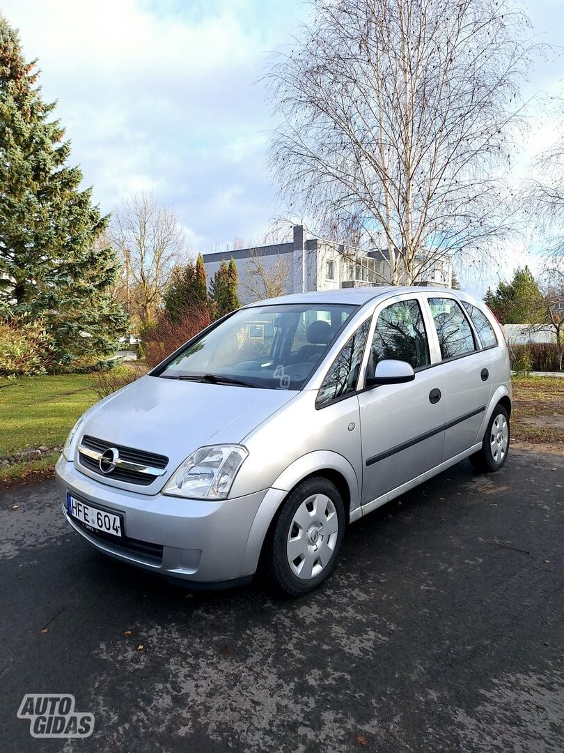 Opel Meriva 2004 y Hatchback