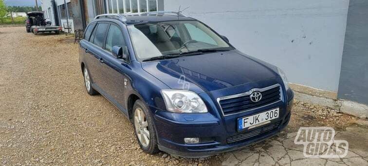 Toyota Avensis II 2004 y