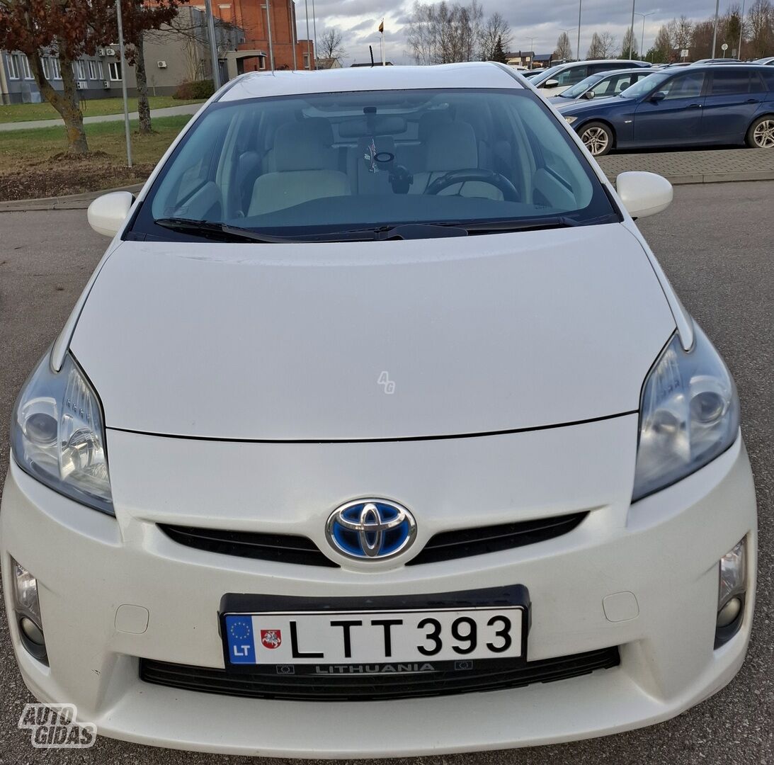 Toyota Prius 2010 y Hatchback