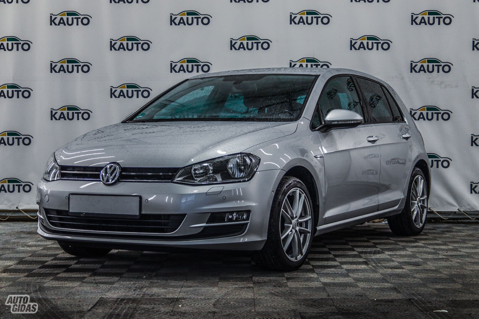 Volkswagen Golf 2015 г Хэтчбек