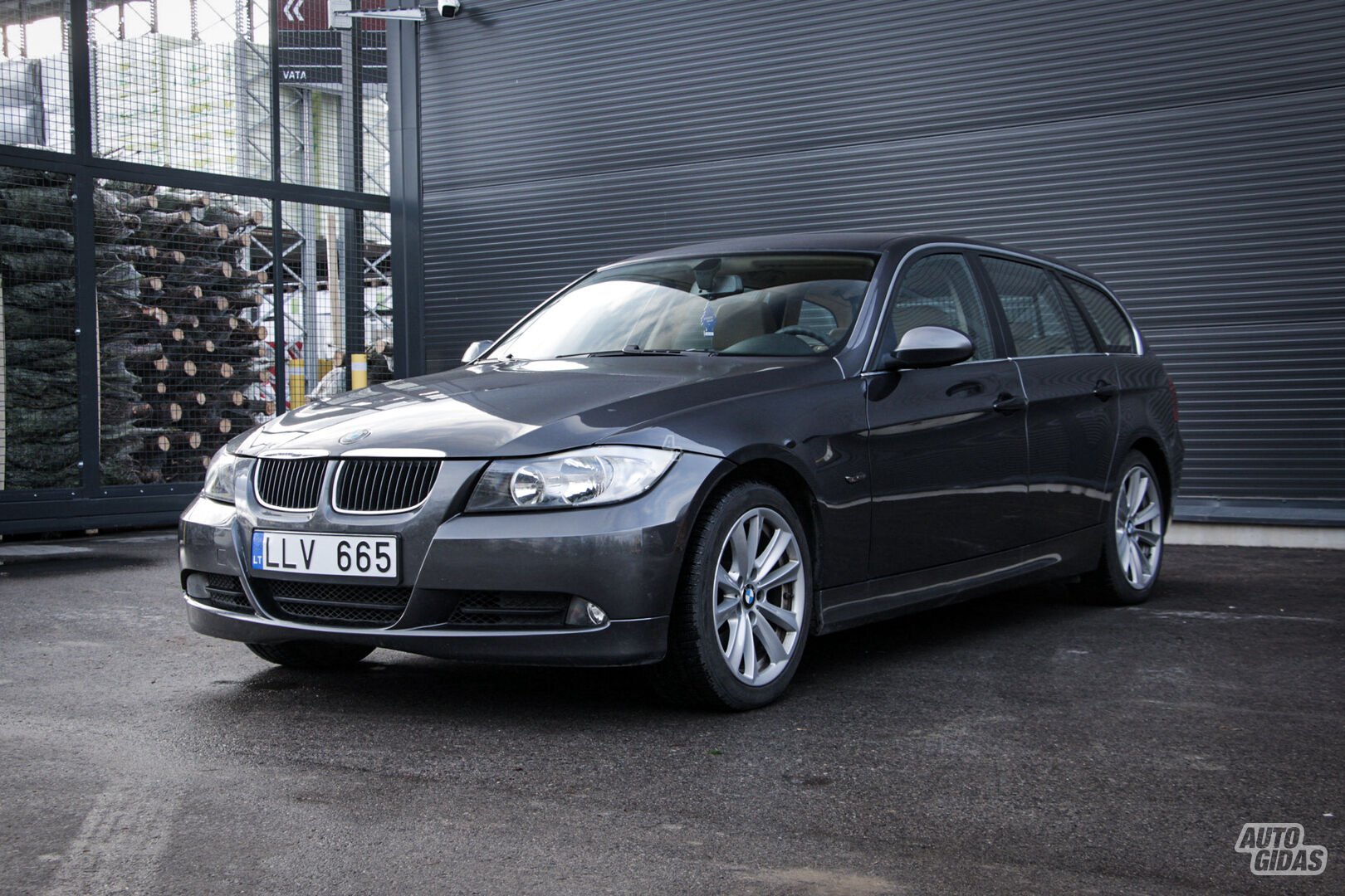 Bmw 330 E91 2006 г