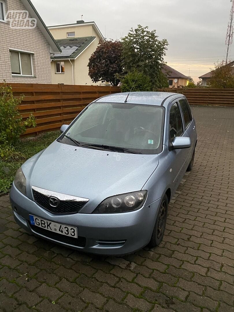 Mazda 2 2006 г Хэтчбек