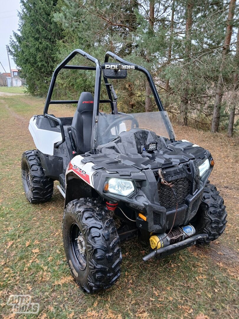 Polaris Ranger RZR 2015 y ATV motorcycle