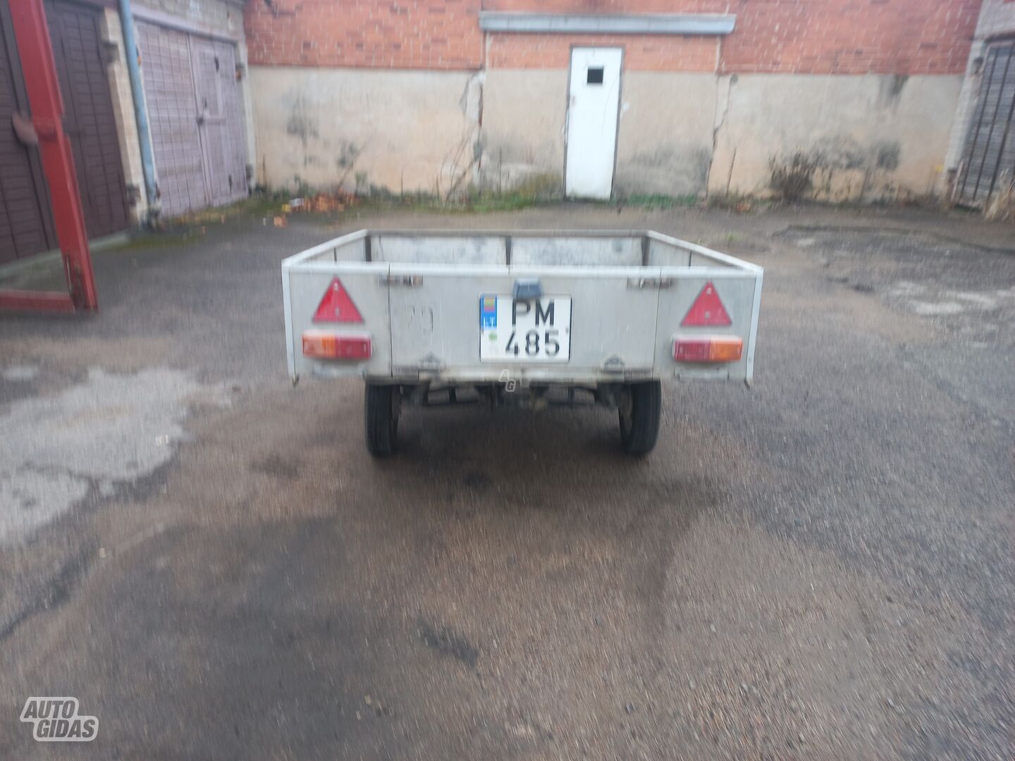 Savos gamybos 1995 m Automobilinė priekaba