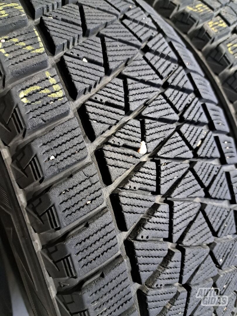 Bridgestone R17 зимние шины для автомобилей