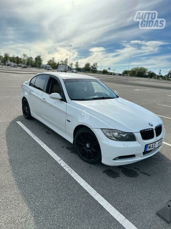 Bmw 320 E90 2005 г