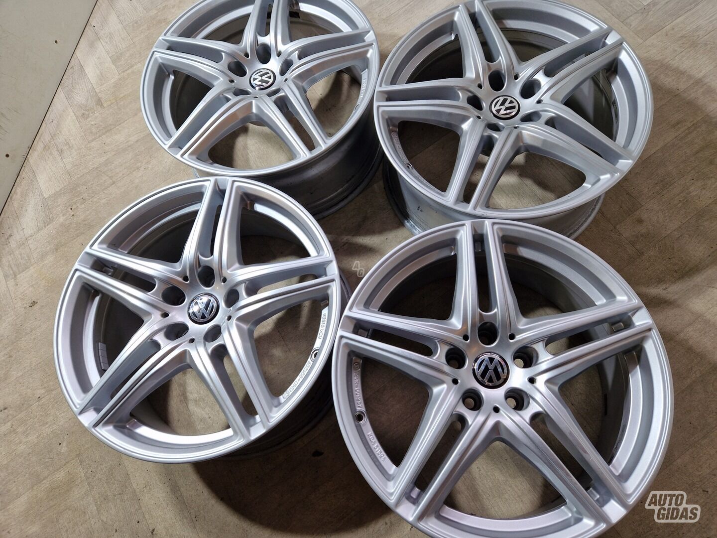 Volkswagen Tiguan, Sharan Sharan light alloy R18 rims