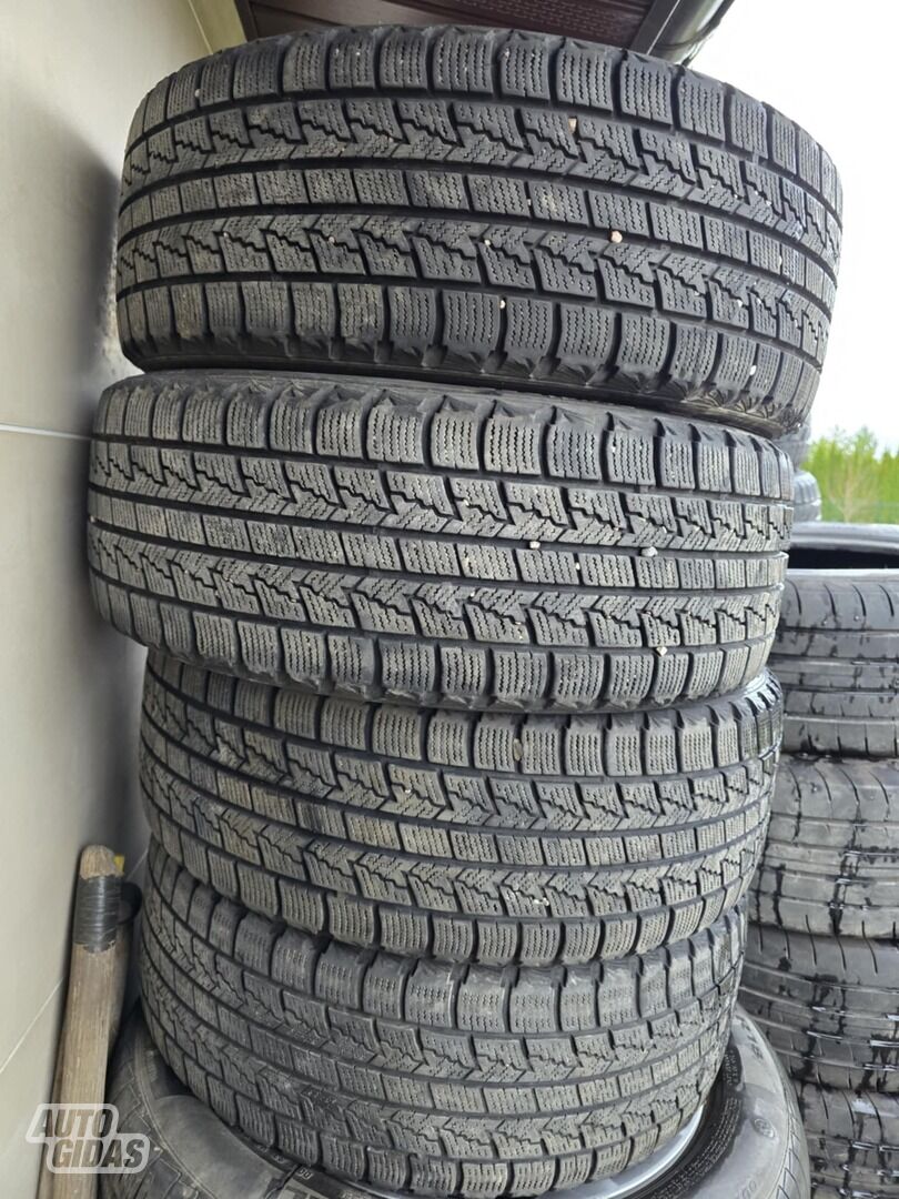 Roadstone winguard ice R16 winter tyres passanger car