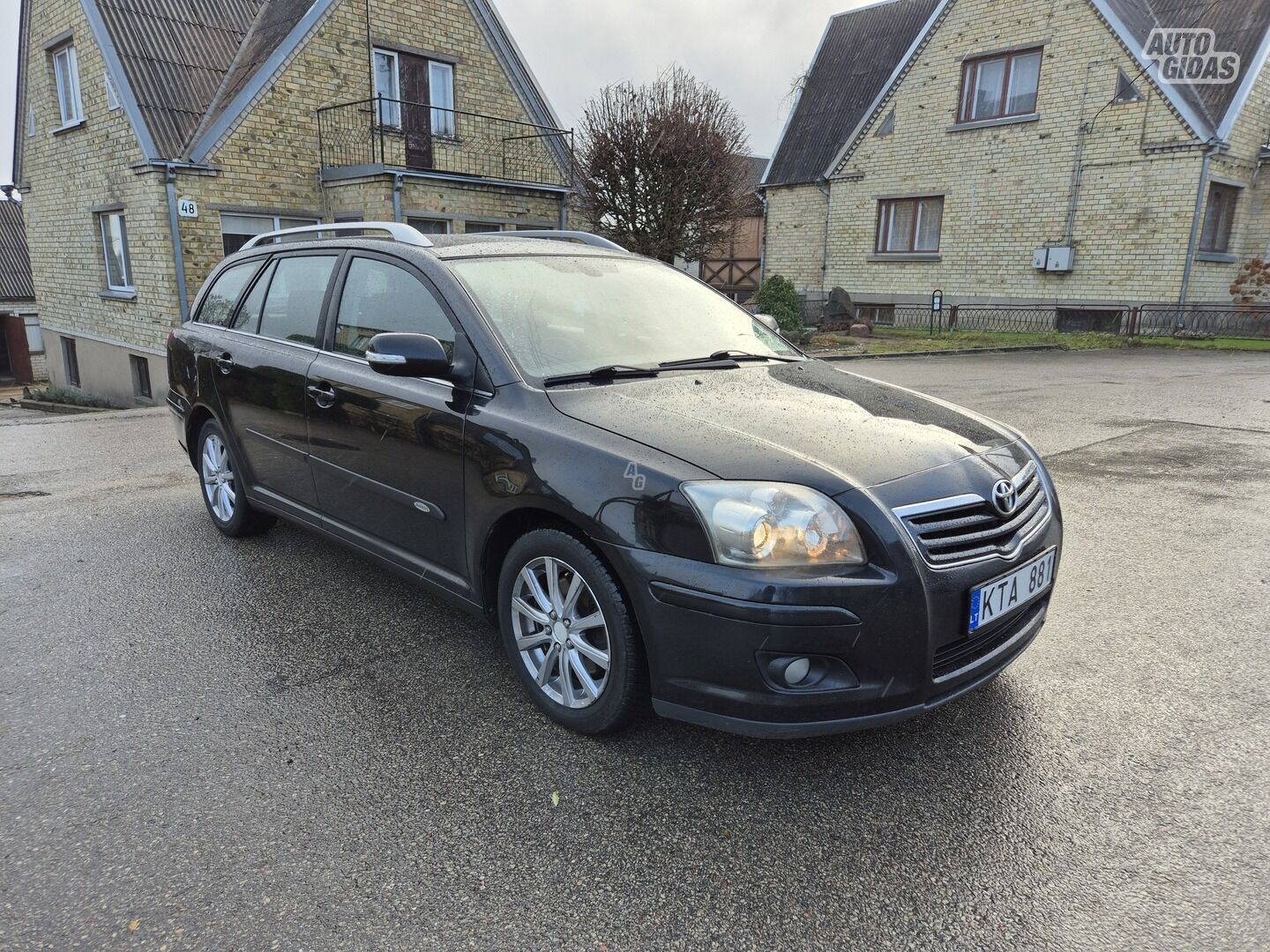 Toyota Avensis II 2009 г