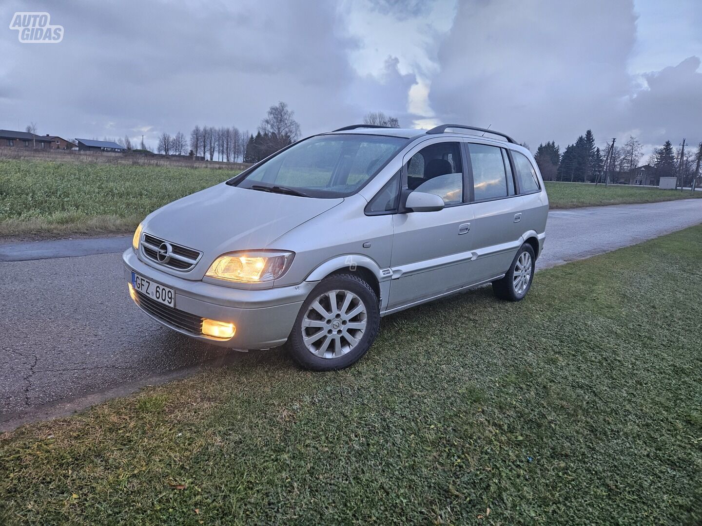 Opel Zafira 2004 m Vienatūris