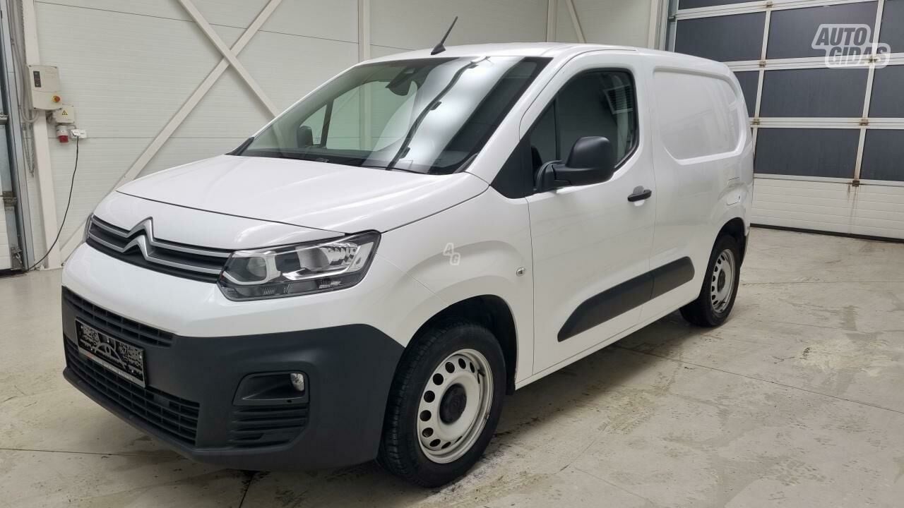 Citroen Berlingo 2019 y Commercial auto (with box)