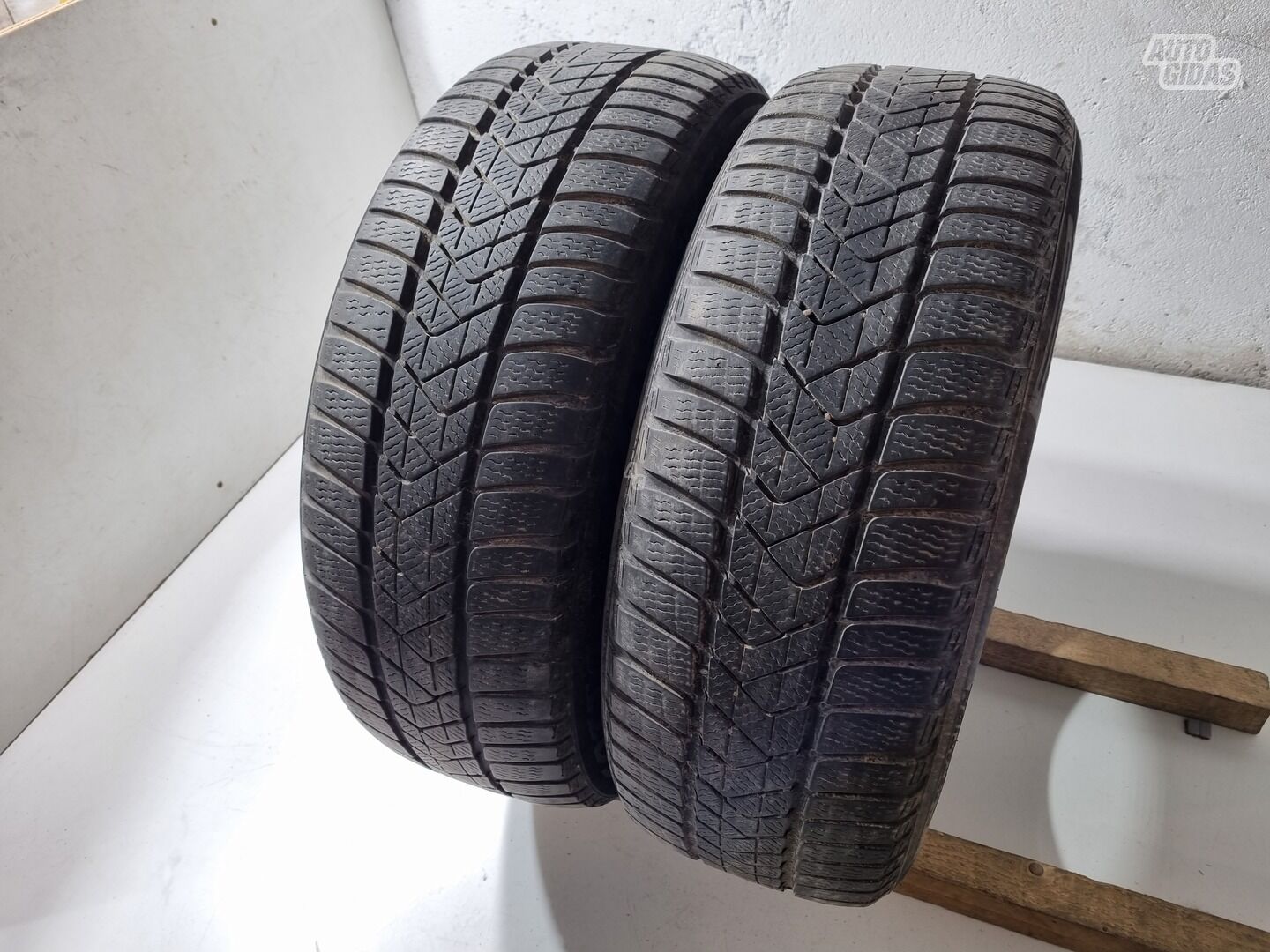 Pirelli 5-6mm R17 зимние шины для автомобилей