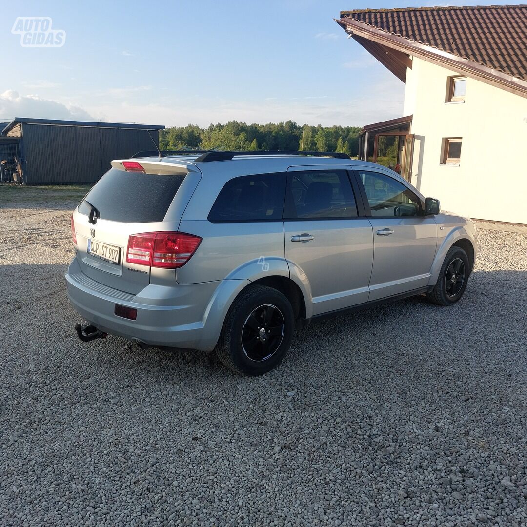 Dodge Journey 2010 г Внедорожник / Кроссовер