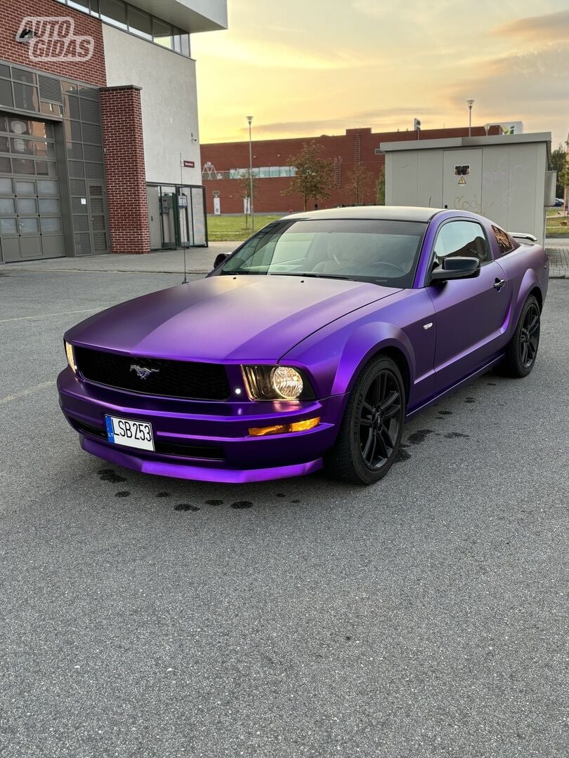 Ford Mustang 2006 y Coupe