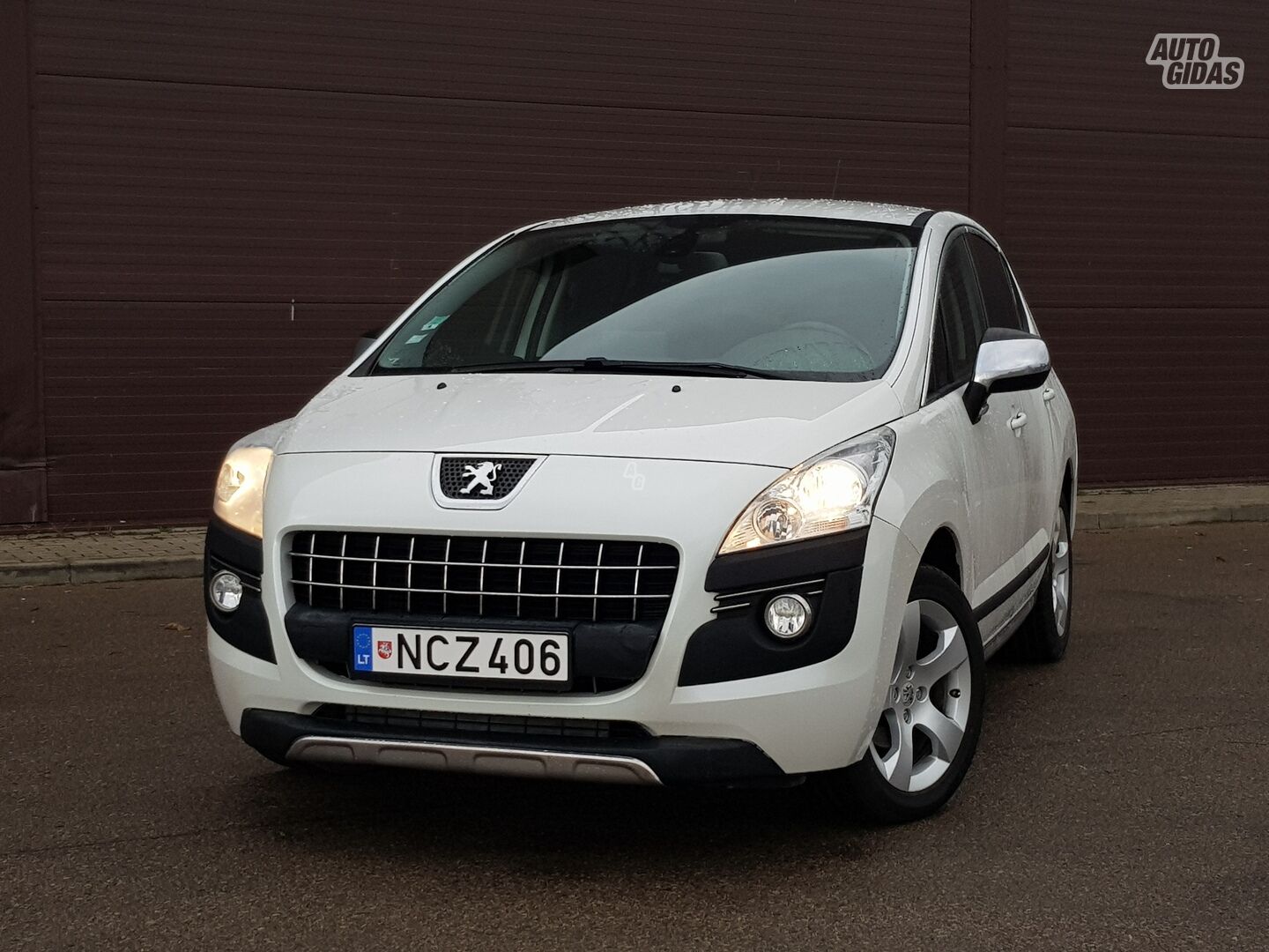 Peugeot 3008 2013 y Off-road / Crossover