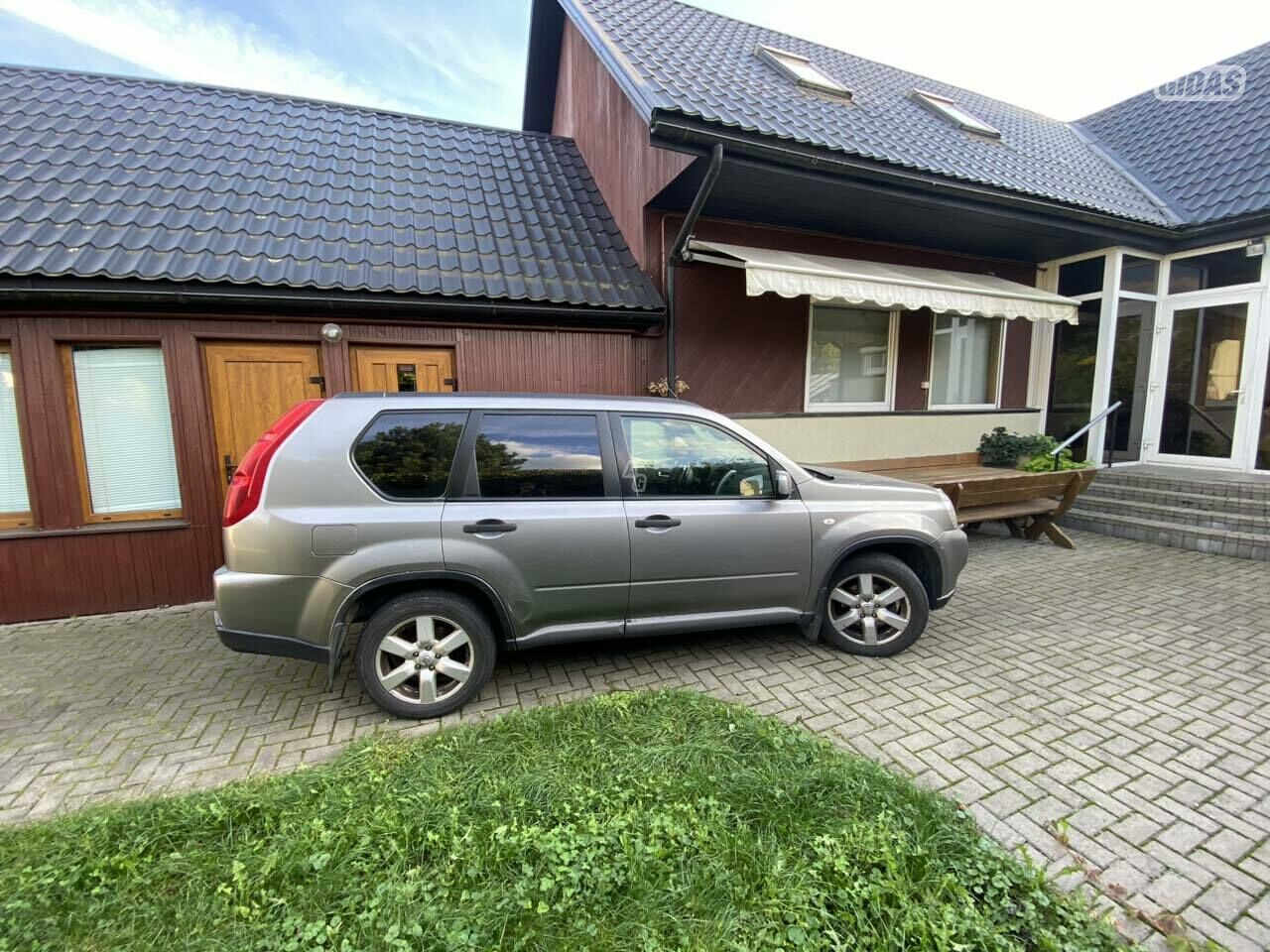 Nissan X-Trail 2008 г Внедорожник / Кроссовер