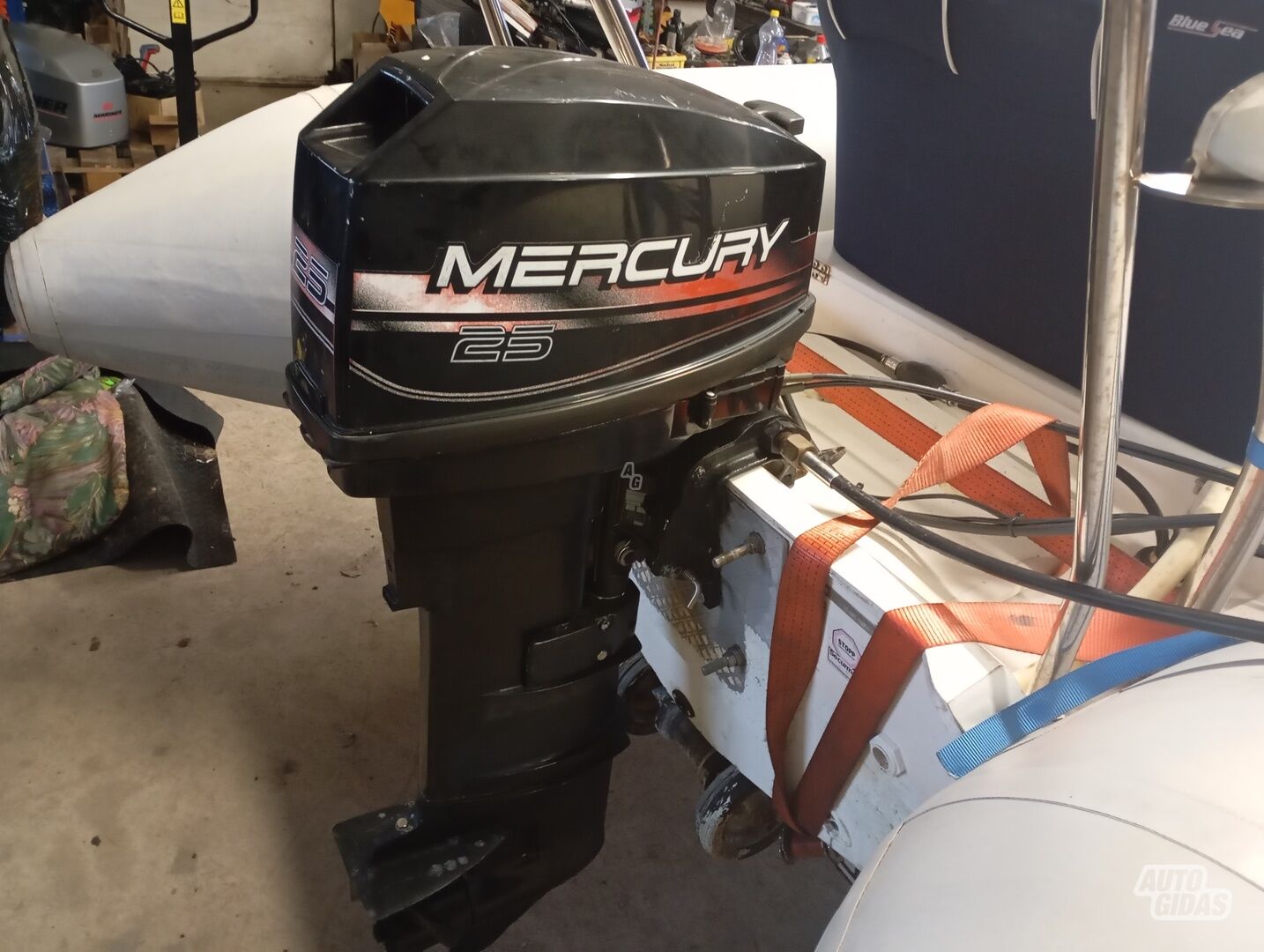 Variklis Mercury  25 HP 2 T  2000 m