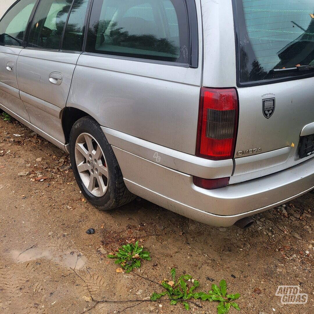 Opel Omega 2002 m Universalas