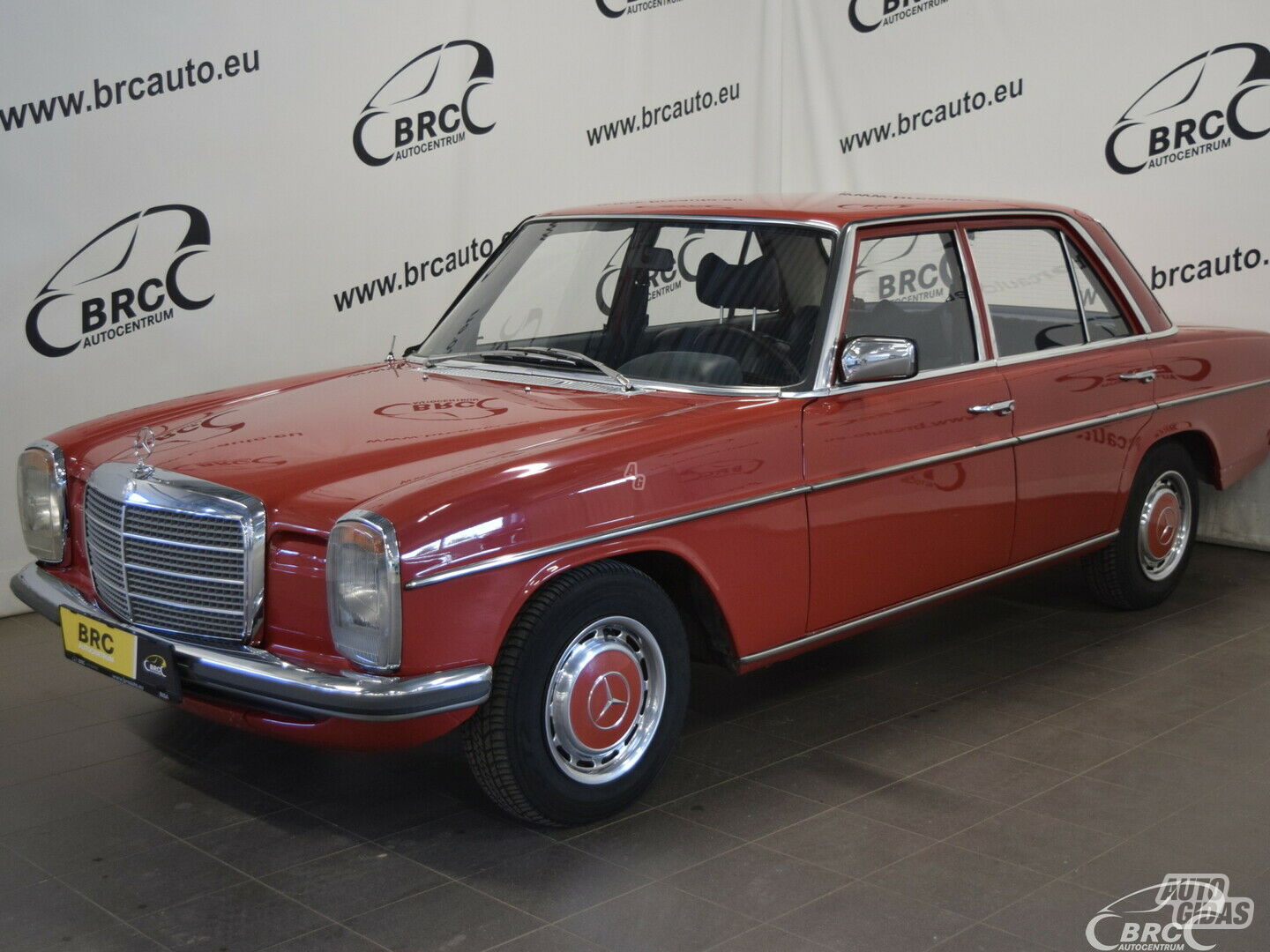 Mercedes-Benz 200 1975 m Sedanas