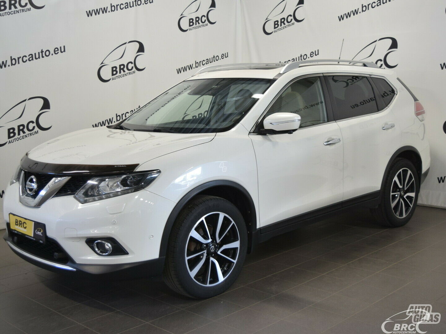 Nissan X-Trail FWD M/T 2016 г