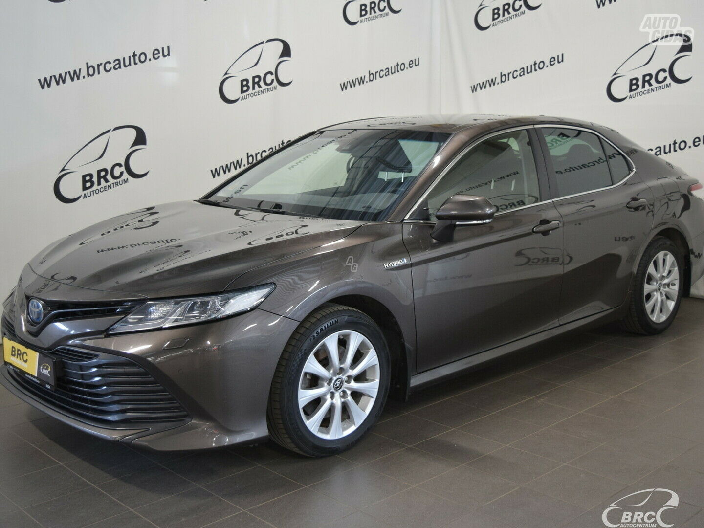 Toyota Camry Hybrid A/T 2019 y