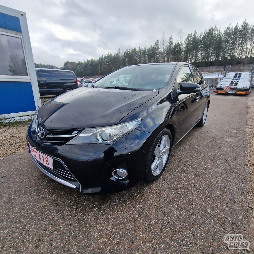 Toyota Auris 2014 y Hatchback