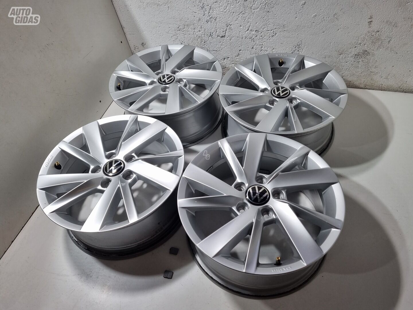 Volkswagen Golf, Touran R16 Golf light alloy R16 rims