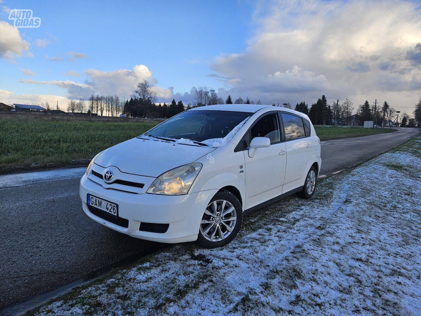 Toyota Corolla Verso 2005 г Минивэн