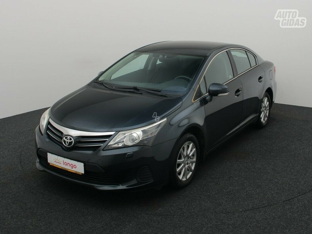 Toyota Avensis 2012 г Седан