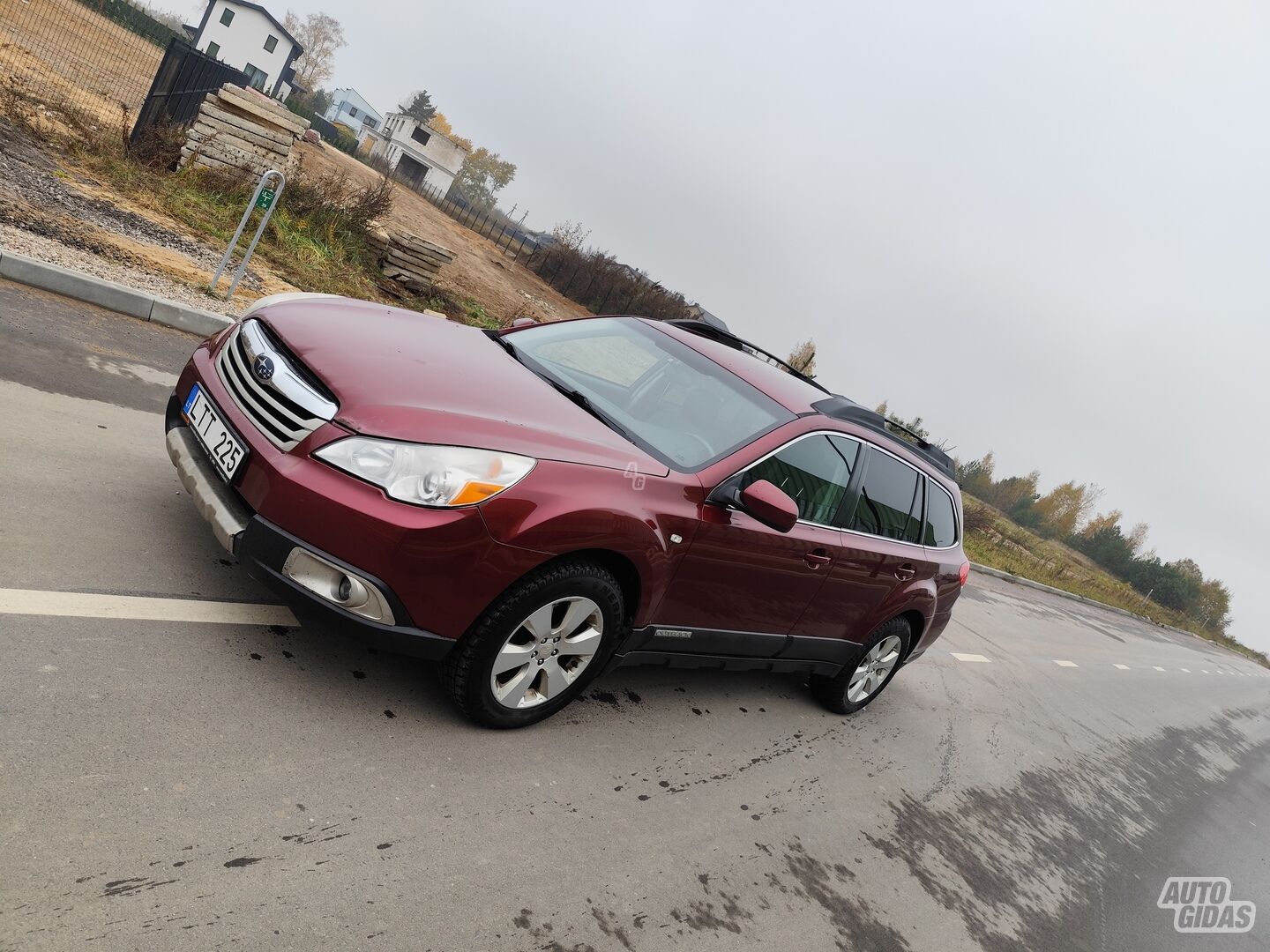 Subaru OUTBACK 2011 y Off-road / Crossover