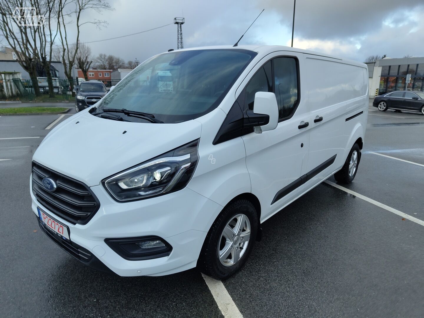 Ford Transit Custom 2019 y Combi minibus