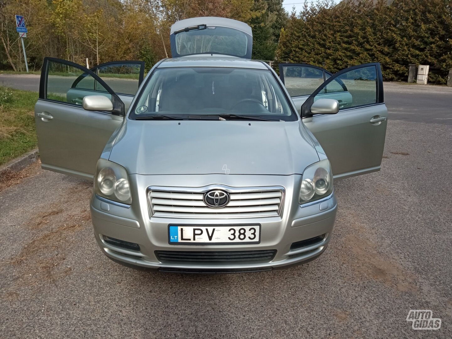 Toyota Avensis 2006 y Hatchback