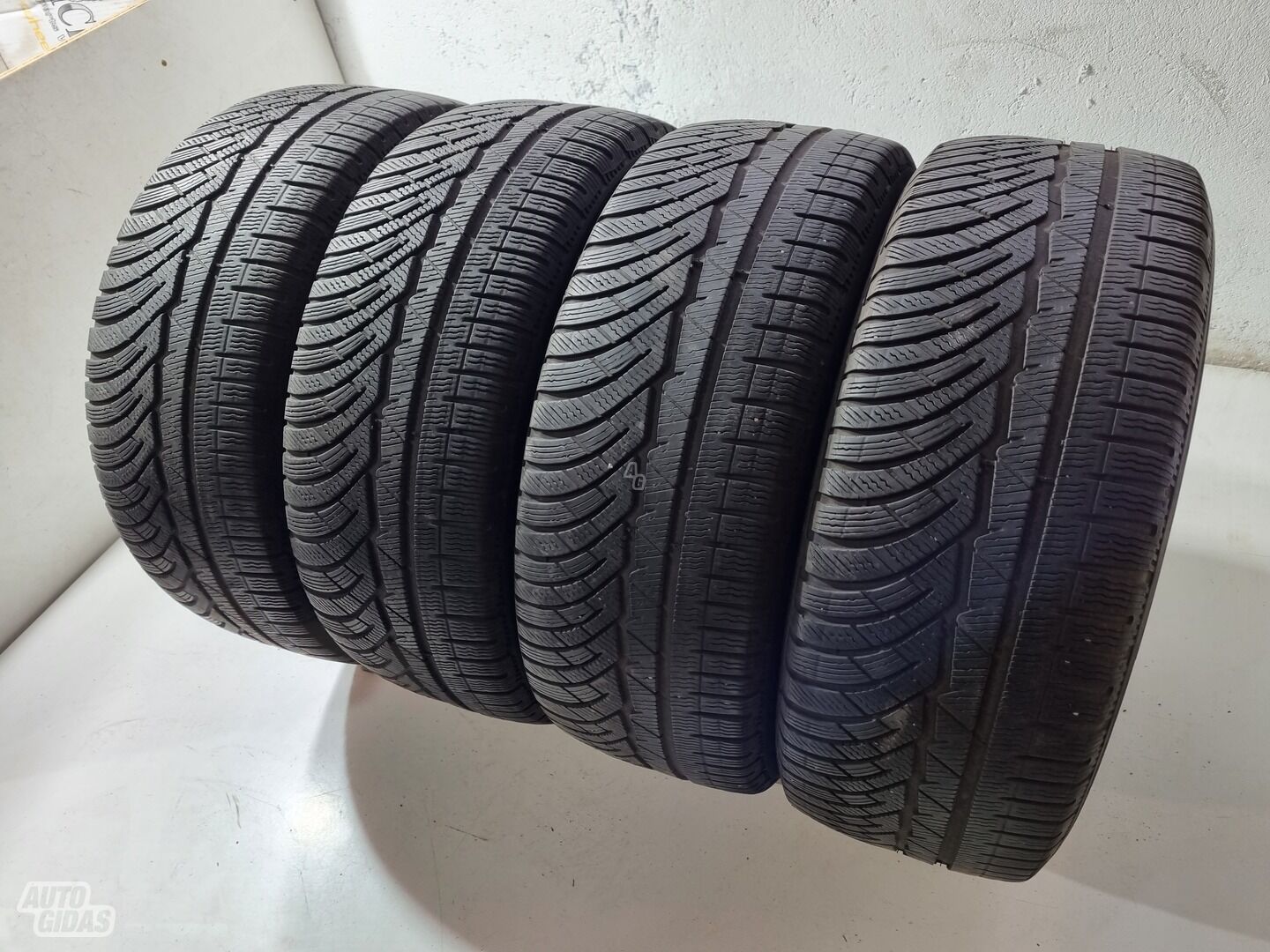 Michelin 5-6mm R18 зимние шины для автомобилей