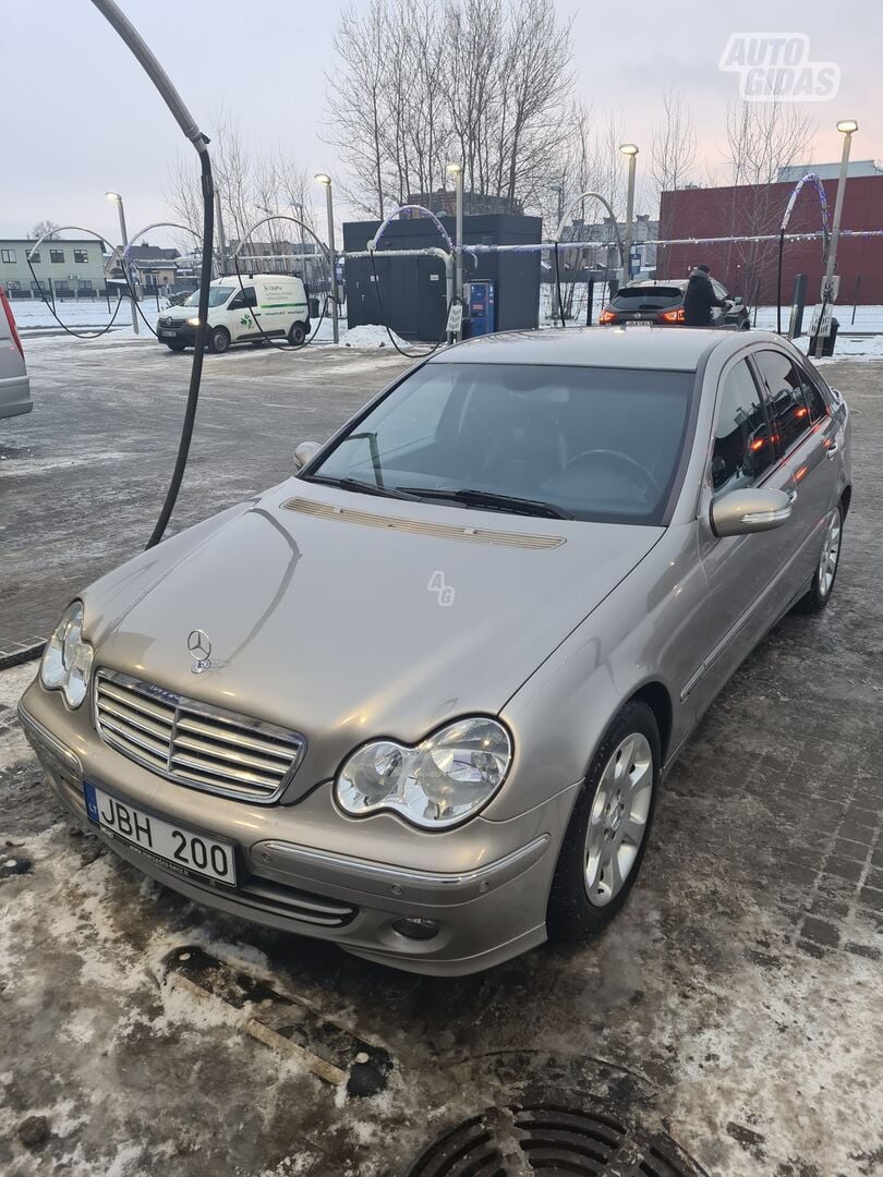 Mercedes-Benz C 200 2007 y Sedan