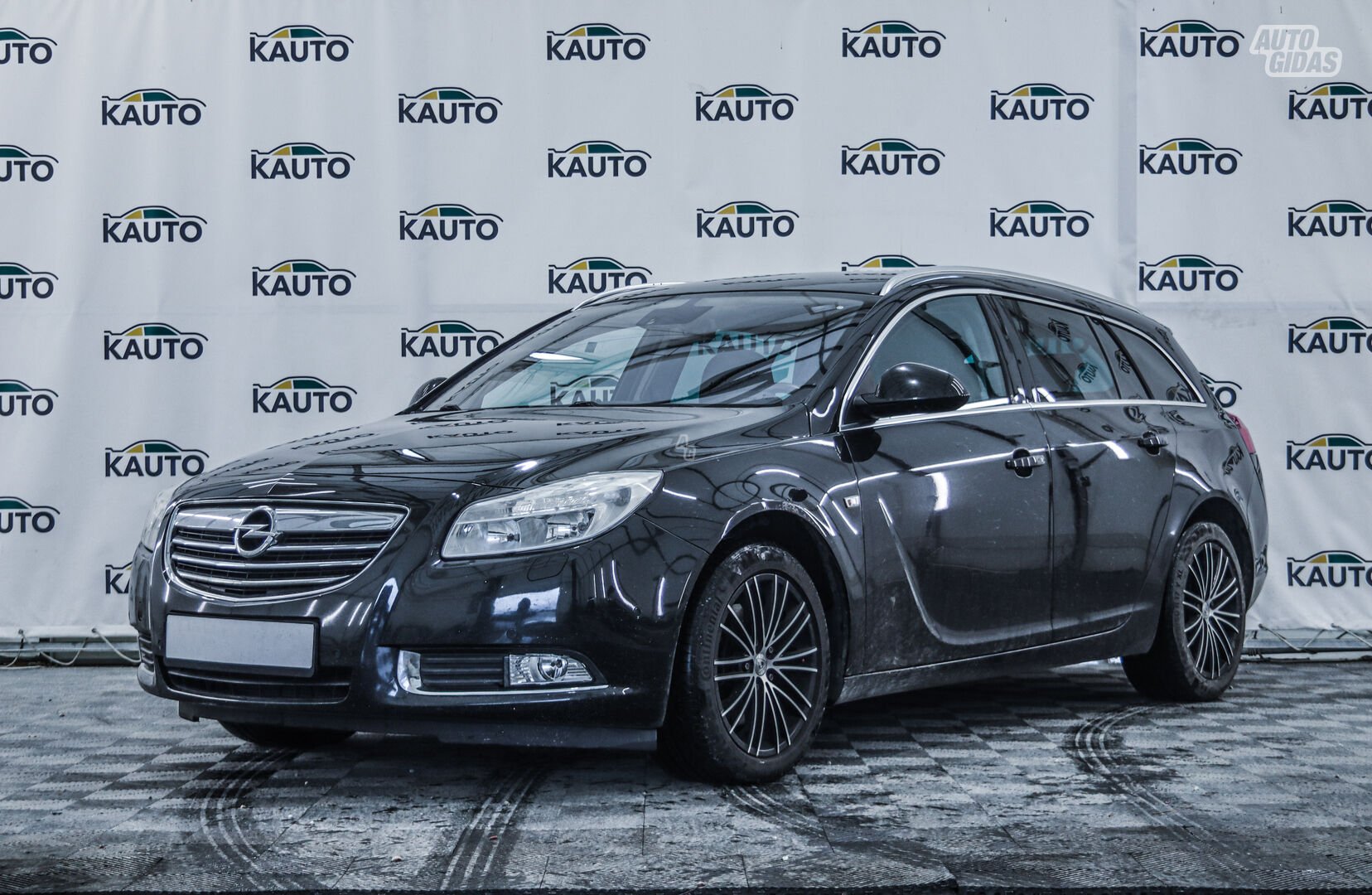 Opel Insignia 2011 г Универсал