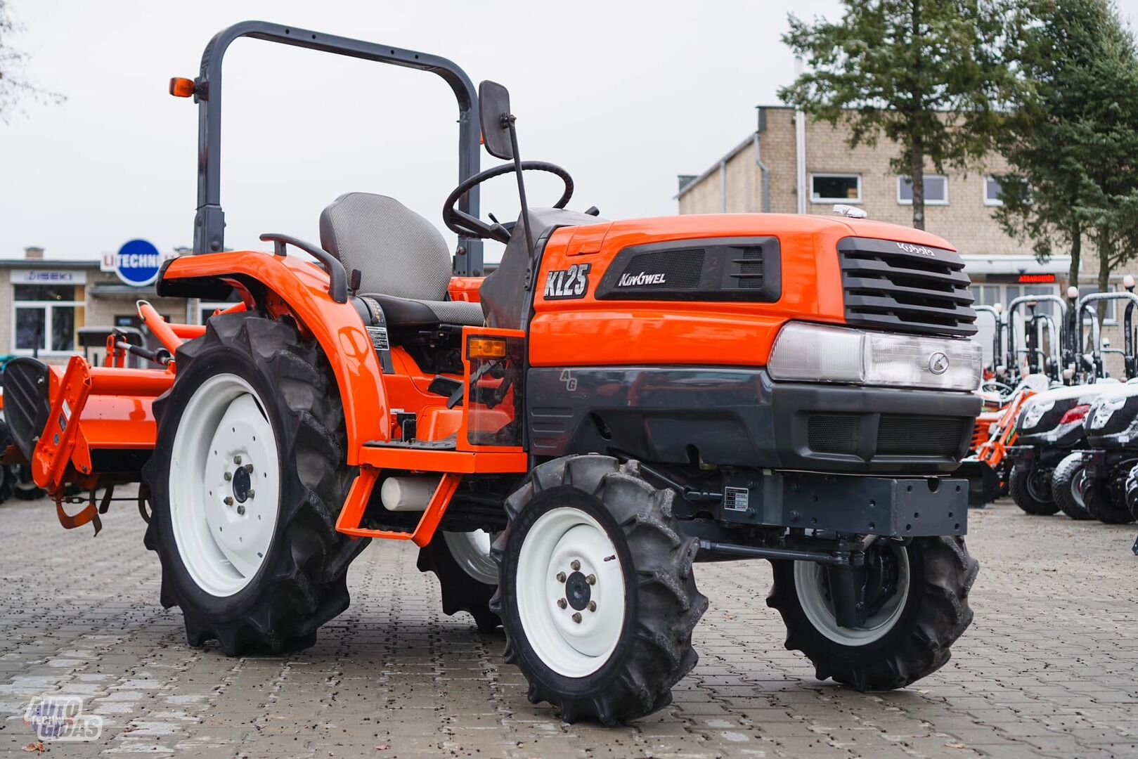 Kubota KL-25 2004 г Трактор