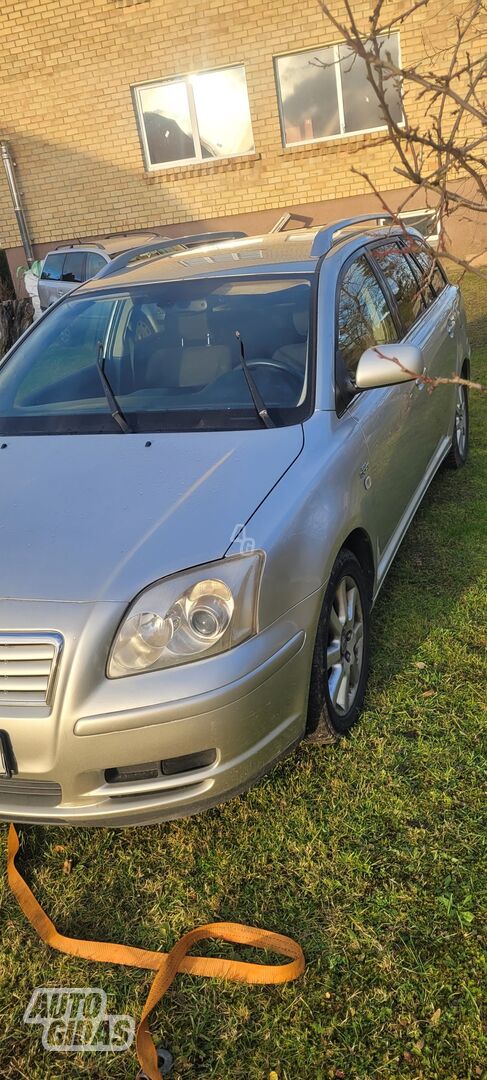 Toyota Avensis II 2006 y parts