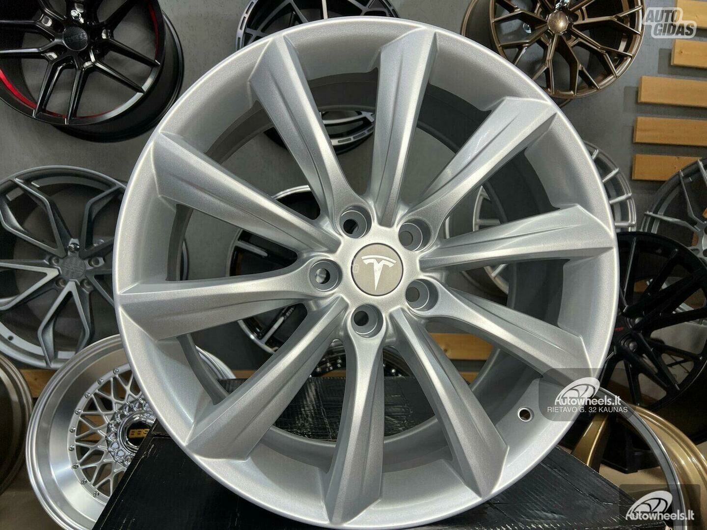 Autowheels Tesla Model 3 Turbine style lengvojo lydinio R19 ratlankiai