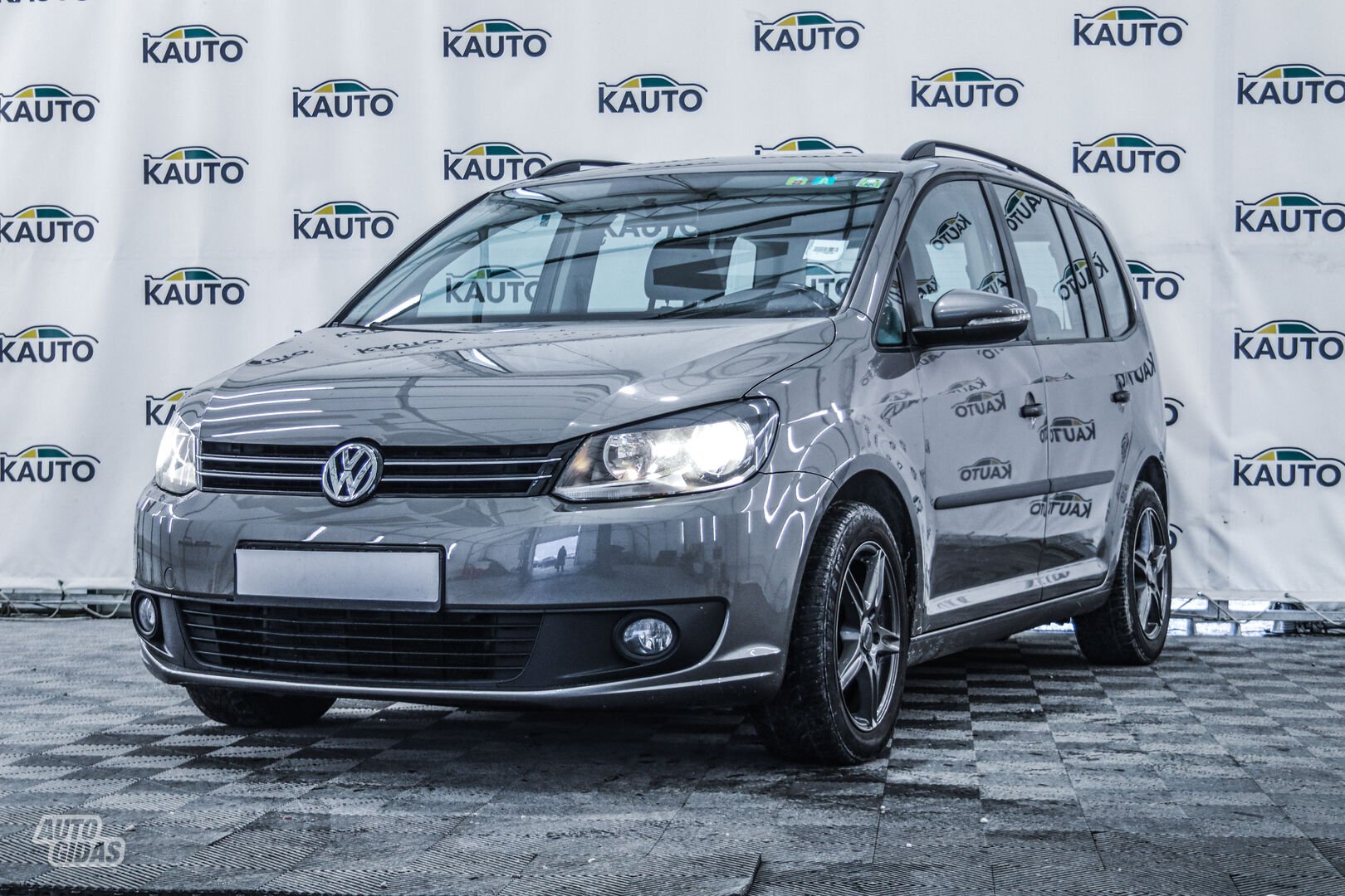 Volkswagen Touran 2011 г Минивэн