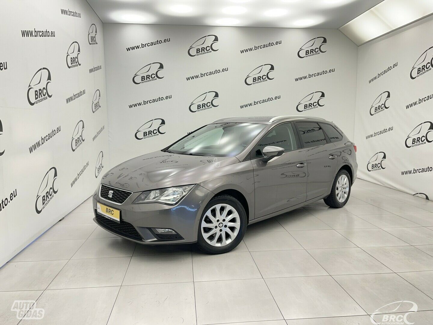 Seat Leon 1.6 TDI ST Style 2015 г