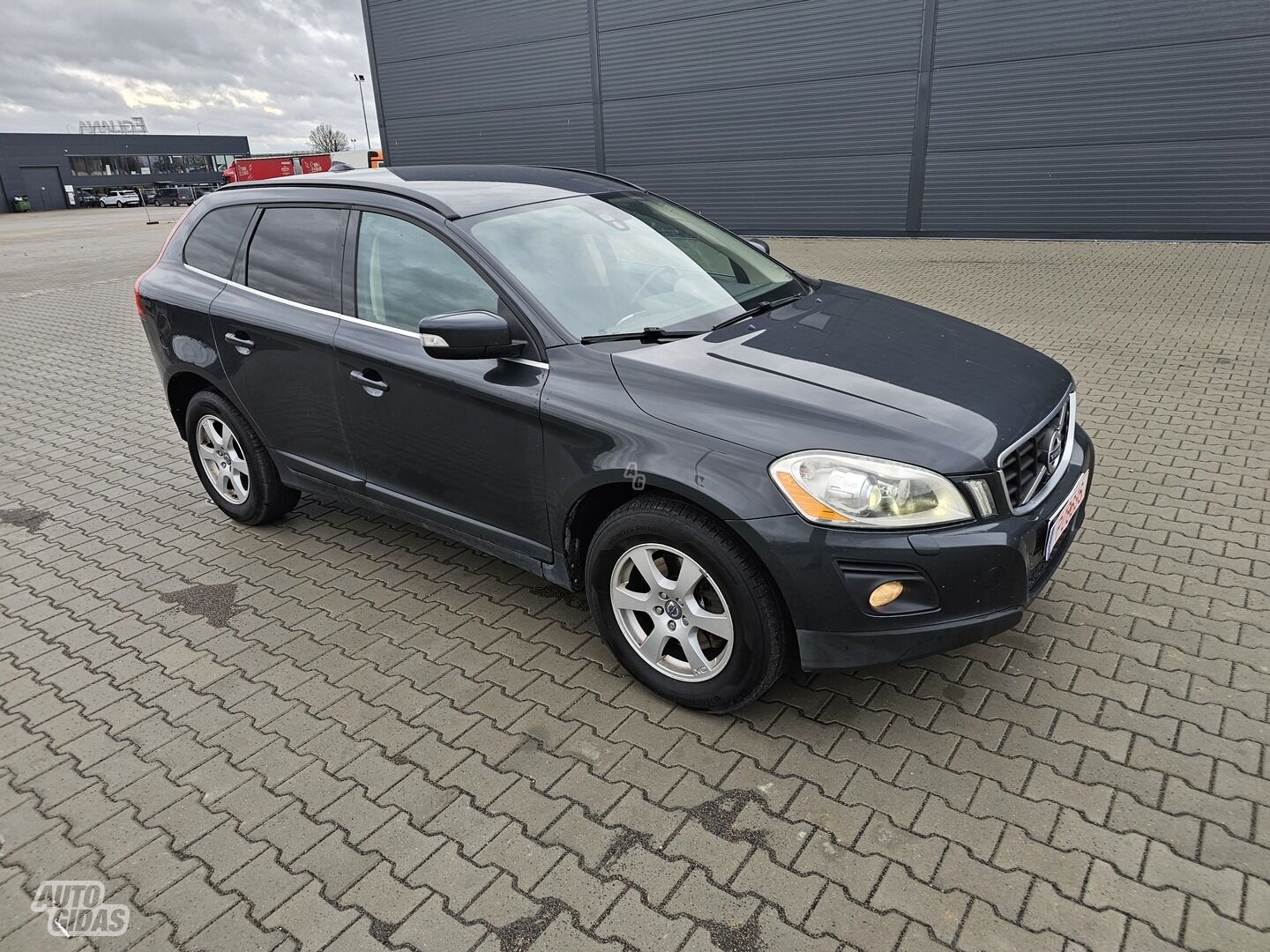 Volvo XC60 2010 г Внедорожник / Кроссовер