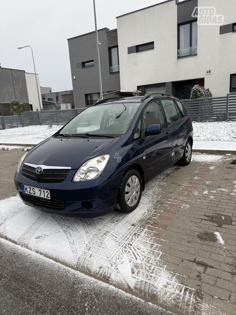 Toyota Corolla Verso I D4D 2003 y