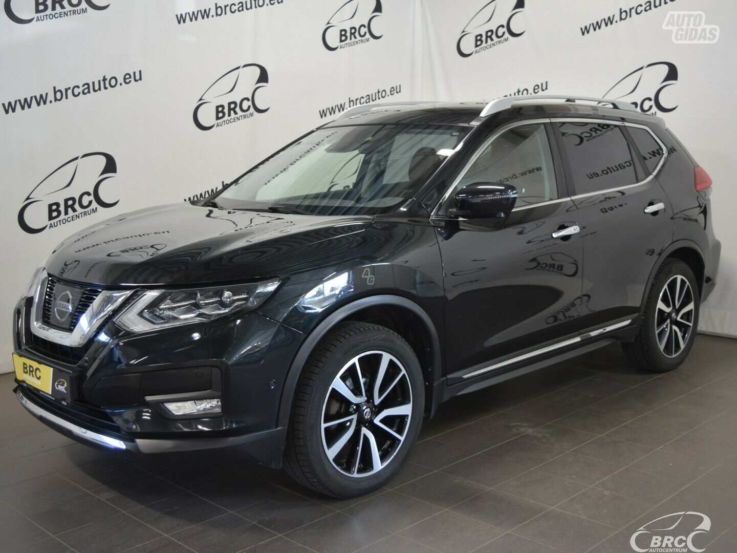 Nissan X-Trail FWD A/T 2018 y