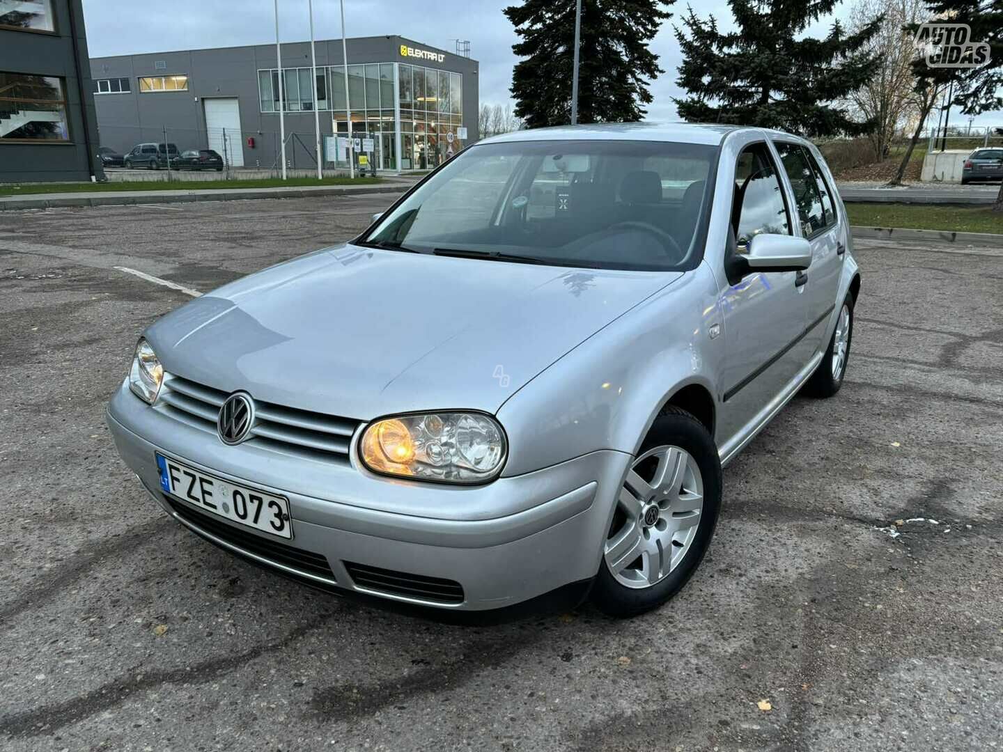 Volkswagen Golf 2003 г Хэтчбек