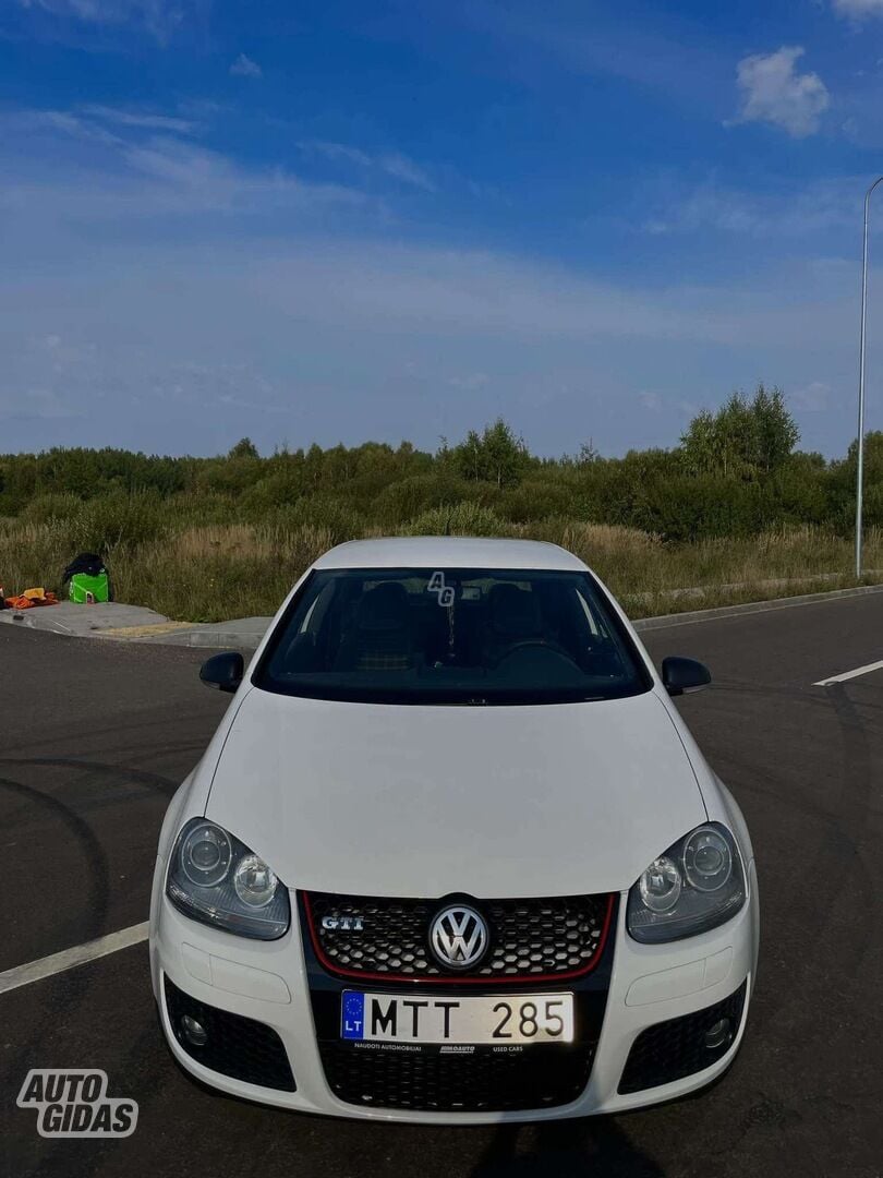 Volkswagen Golf V 2008 y